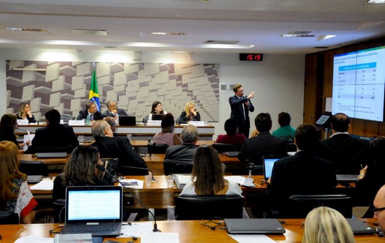 Advogados previdenciários apontam erros da reforma na CPI da Previdência